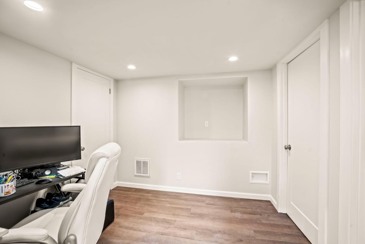 Detail Gallery Image 18 of 33 For 731 Locust St, San Jose,  CA 95110 - 2 Beds | 2 Baths