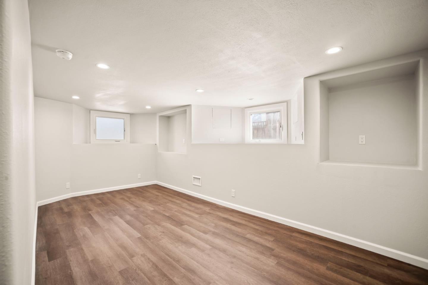 Detail Gallery Image 19 of 33 For 731 Locust St, San Jose,  CA 95110 - 2 Beds | 2 Baths