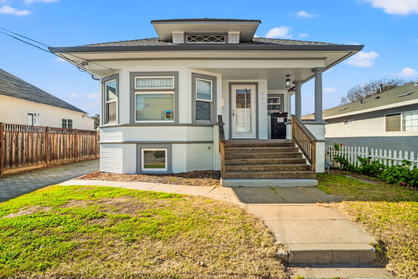 Detail Gallery Image 2 of 33 For 731 Locust St, San Jose,  CA 95110 - 2 Beds | 2 Baths