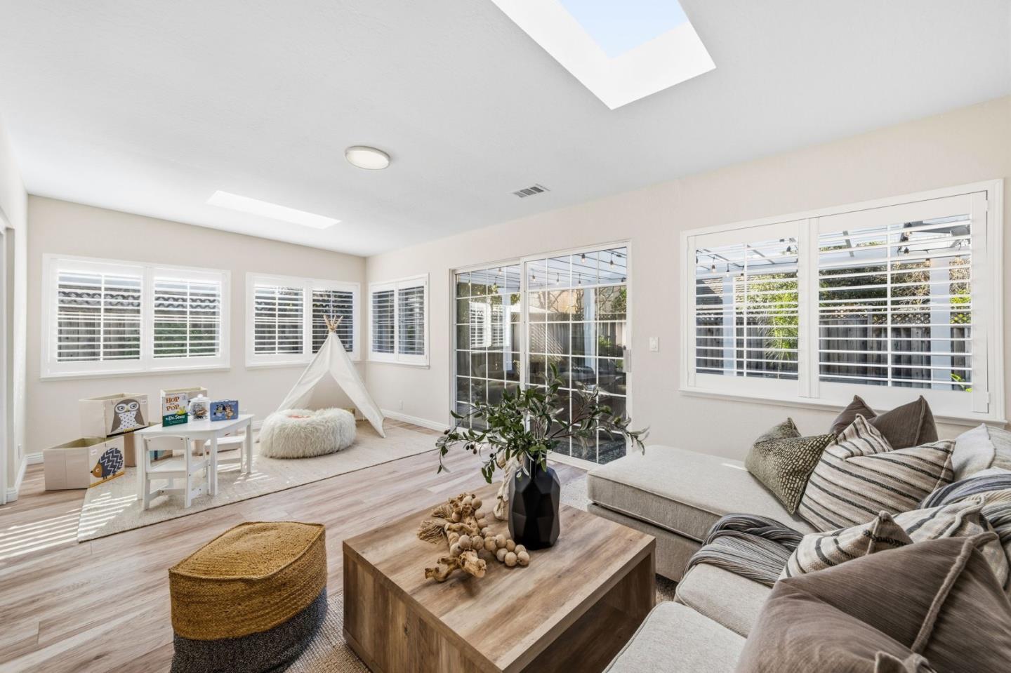 Detail Gallery Image 13 of 27 For 4485 Lynfield Ln, San Jose,  CA 95136 - 4 Beds | 2 Baths