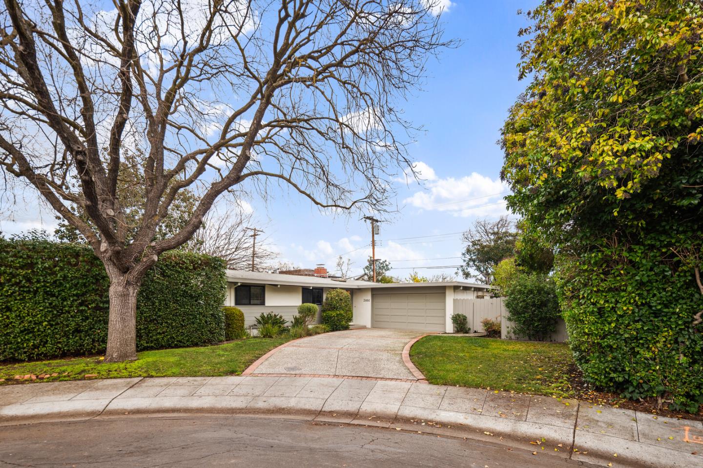 Detail Gallery Image 2 of 25 For 3866 Corina Way, Palo Alto,  CA 94303 - 3 Beds | 2 Baths