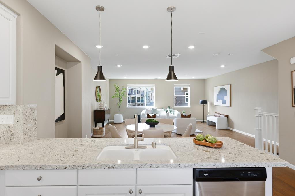 Detail Gallery Image 22 of 65 For 1279 Milkweed St, Milpitas,  CA 95035 - 4 Beds | 3/1 Baths