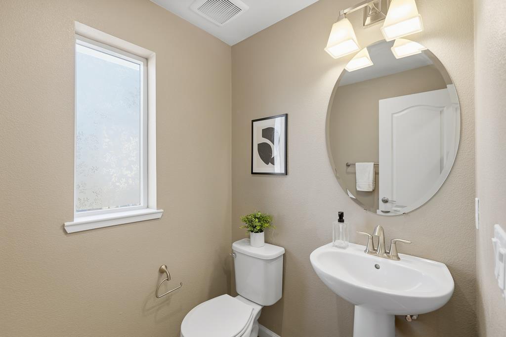 Detail Gallery Image 29 of 65 For 1279 Milkweed St, Milpitas,  CA 95035 - 4 Beds | 3/1 Baths