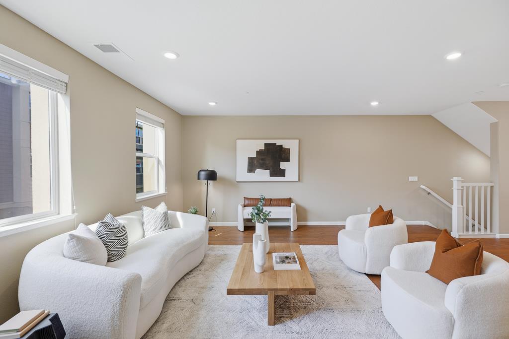 Detail Gallery Image 5 of 65 For 1279 Milkweed St, Milpitas,  CA 95035 - 4 Beds | 3/1 Baths