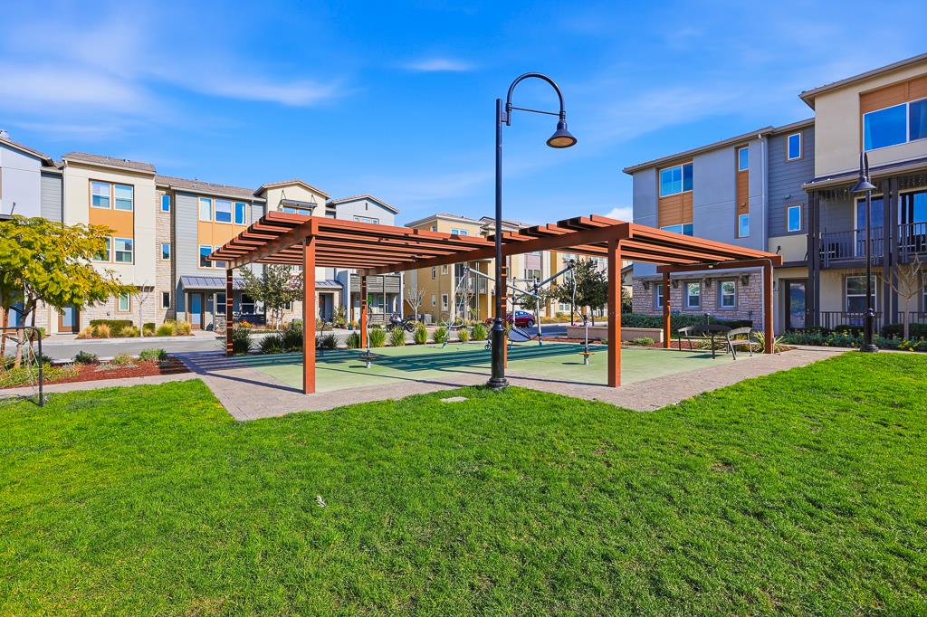 Detail Gallery Image 57 of 65 For 1279 Milkweed St, Milpitas,  CA 95035 - 4 Beds | 3/1 Baths