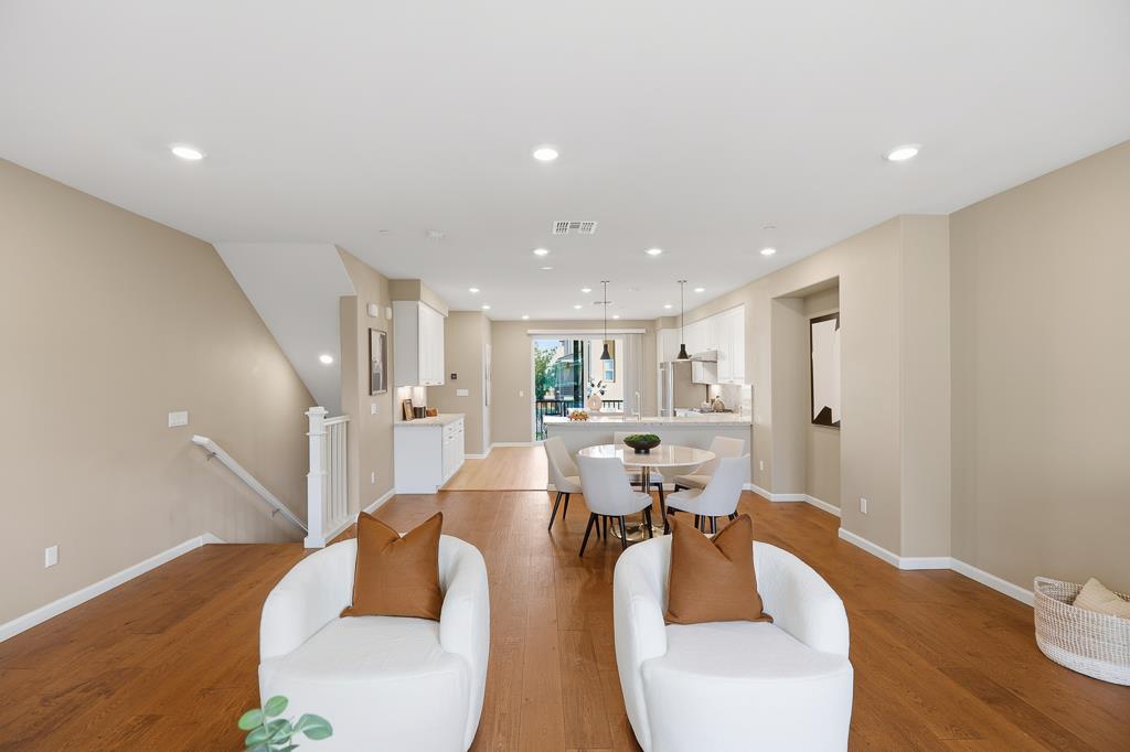 Detail Gallery Image 7 of 65 For 1279 Milkweed St, Milpitas,  CA 95035 - 4 Beds | 3/1 Baths