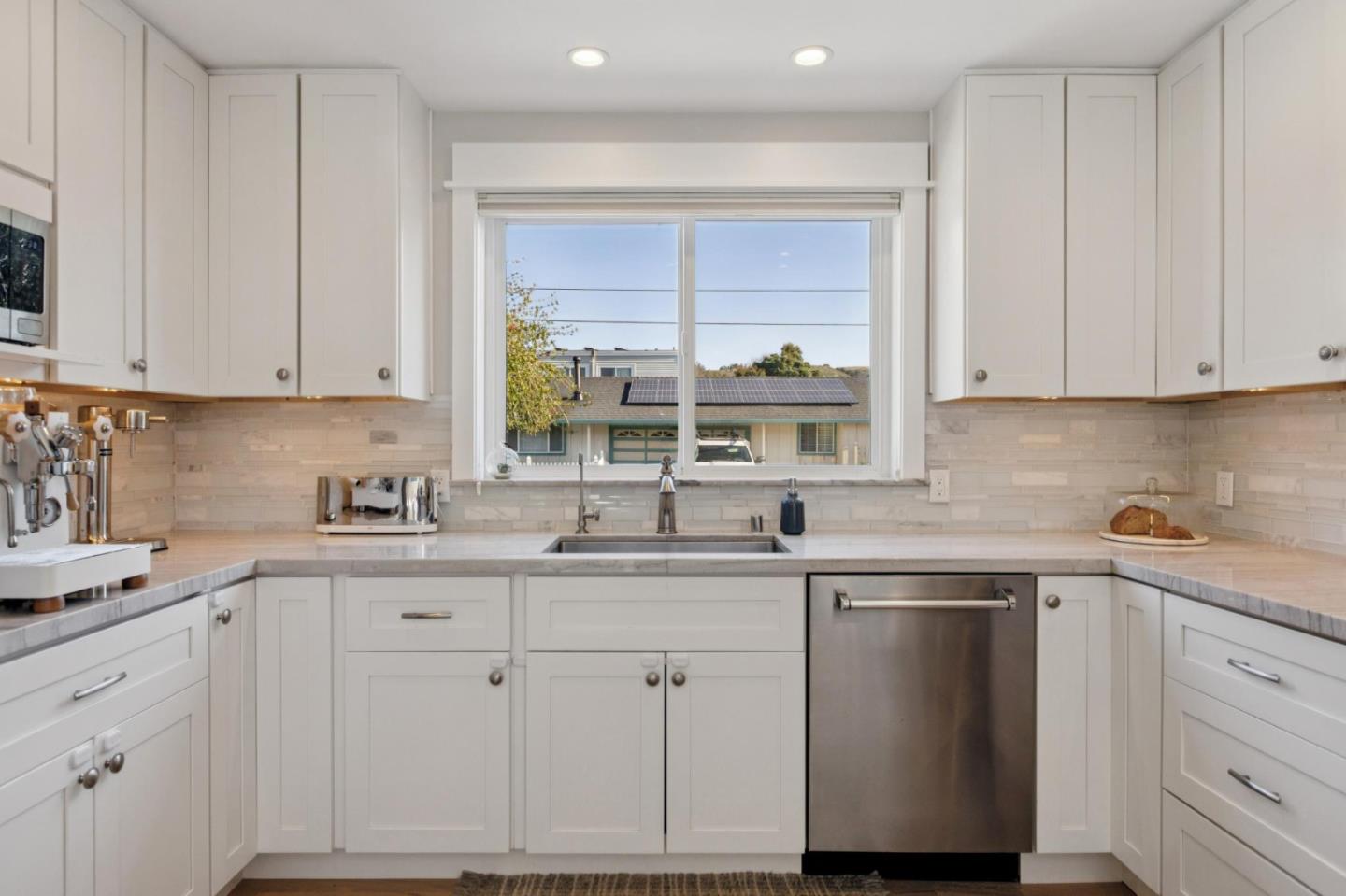 Detail Gallery Image 23 of 72 For 613 Grandview Blvd, Half Moon Bay,  CA 94019 - 3 Beds | 2 Baths