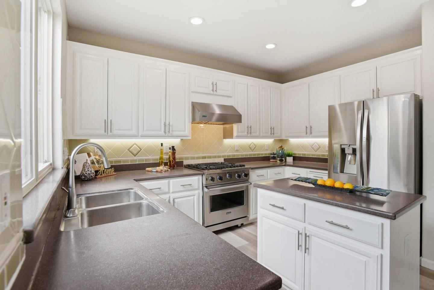 Detail Gallery Image 18 of 63 For 928 Wilks St, East Palo Alto,  CA 94303 - 4 Beds | 2/1 Baths