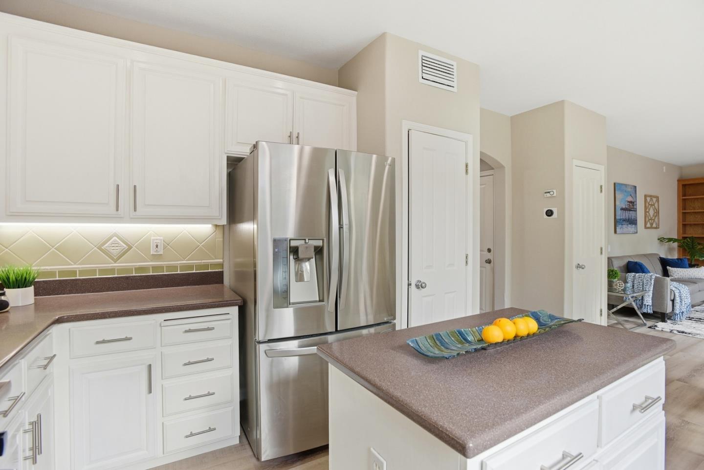 Detail Gallery Image 19 of 63 For 928 Wilks St, East Palo Alto,  CA 94303 - 4 Beds | 2/1 Baths