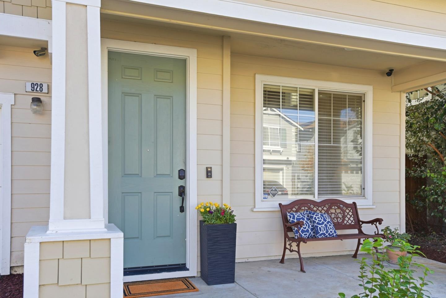 Detail Gallery Image 5 of 63 For 928 Wilks St, East Palo Alto,  CA 94303 - 4 Beds | 2/1 Baths