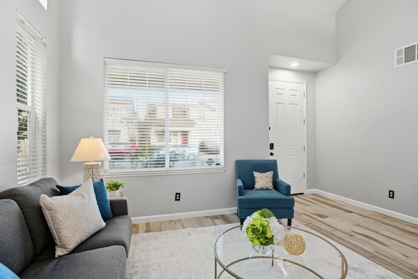 Detail Gallery Image 8 of 63 For 928 Wilks St, East Palo Alto,  CA 94303 - 4 Beds | 2/1 Baths