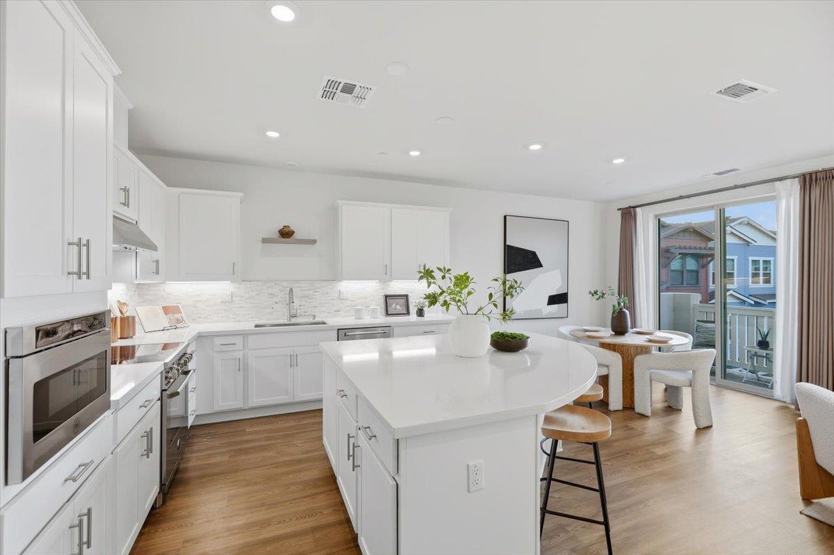 Detail Gallery Image 16 of 63 For 921 Magnolia Ter #7,  Sunnyvale,  CA 94086 - 2 Beds | 2/1 Baths