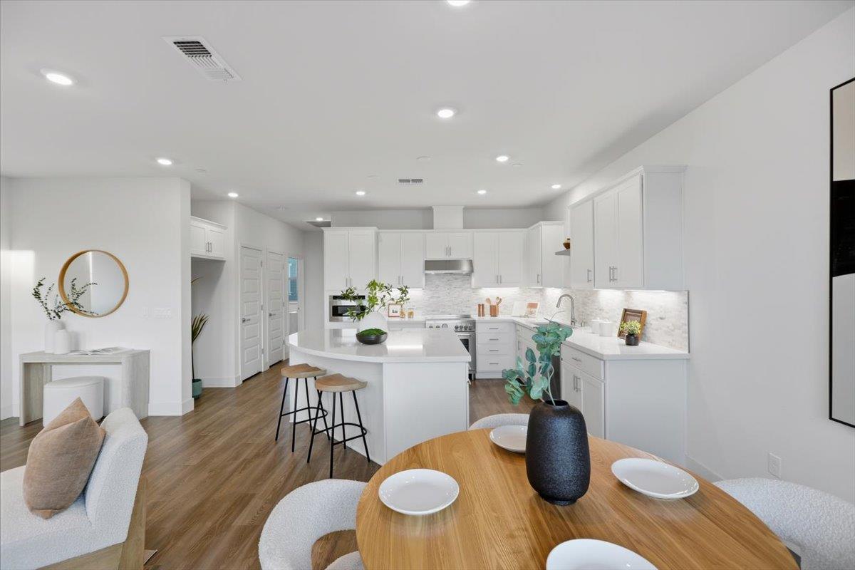 Detail Gallery Image 29 of 63 For 921 Magnolia Ter #7,  Sunnyvale,  CA 94086 - 2 Beds | 2/1 Baths