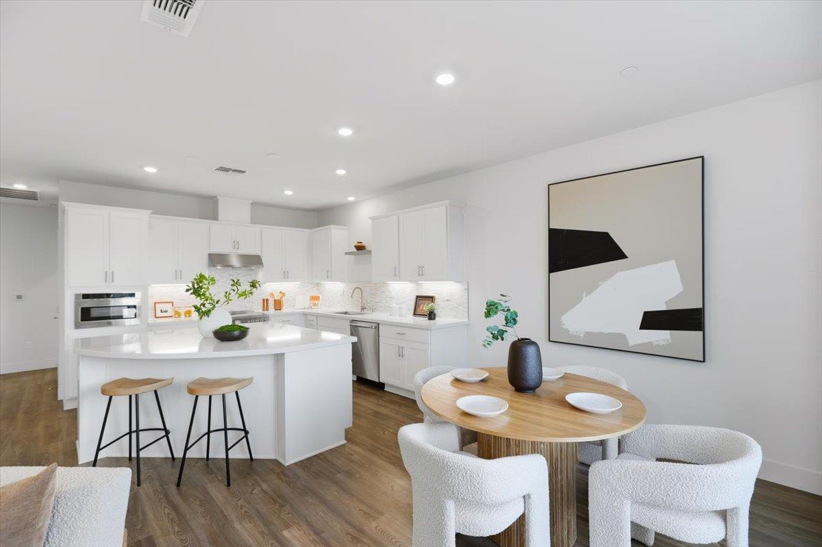 Detail Gallery Image 30 of 63 For 921 Magnolia Ter #7,  Sunnyvale,  CA 94086 - 2 Beds | 2/1 Baths