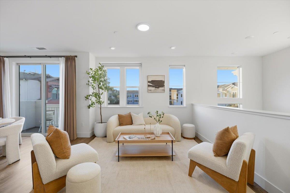 Detail Gallery Image 7 of 63 For 921 Magnolia Ter #7,  Sunnyvale,  CA 94086 - 2 Beds | 2/1 Baths