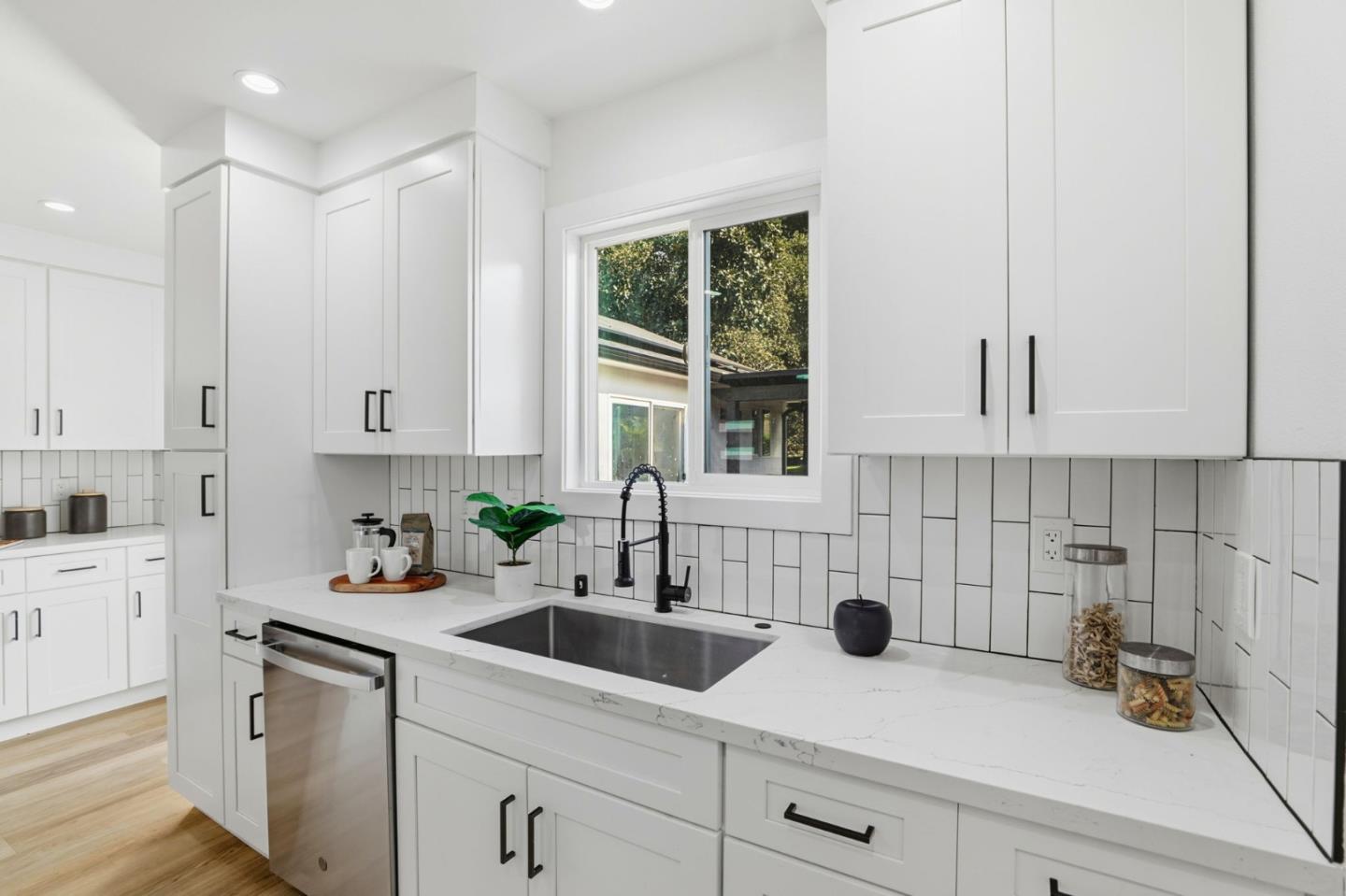 Detail Gallery Image 8 of 26 For 152 S Morrison Ave, San Jose,  CA 95126 - 3 Beds | 2 Baths