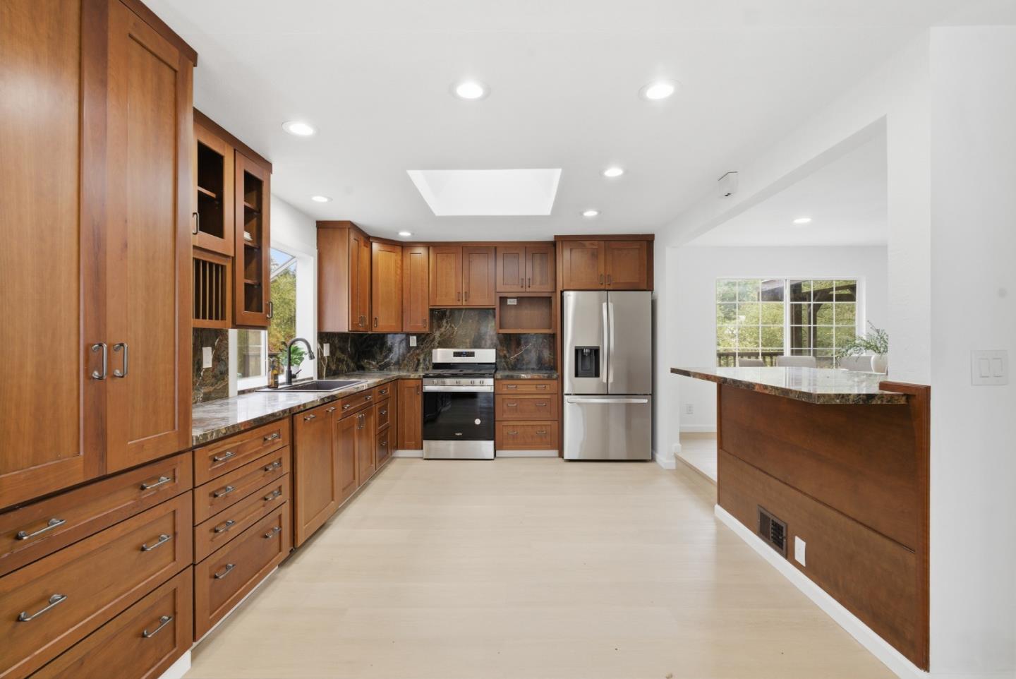 Detail Gallery Image 13 of 49 For 3230 Oak View Ln, Morgan Hill,  CA 95037 - 3 Beds | 2/1 Baths