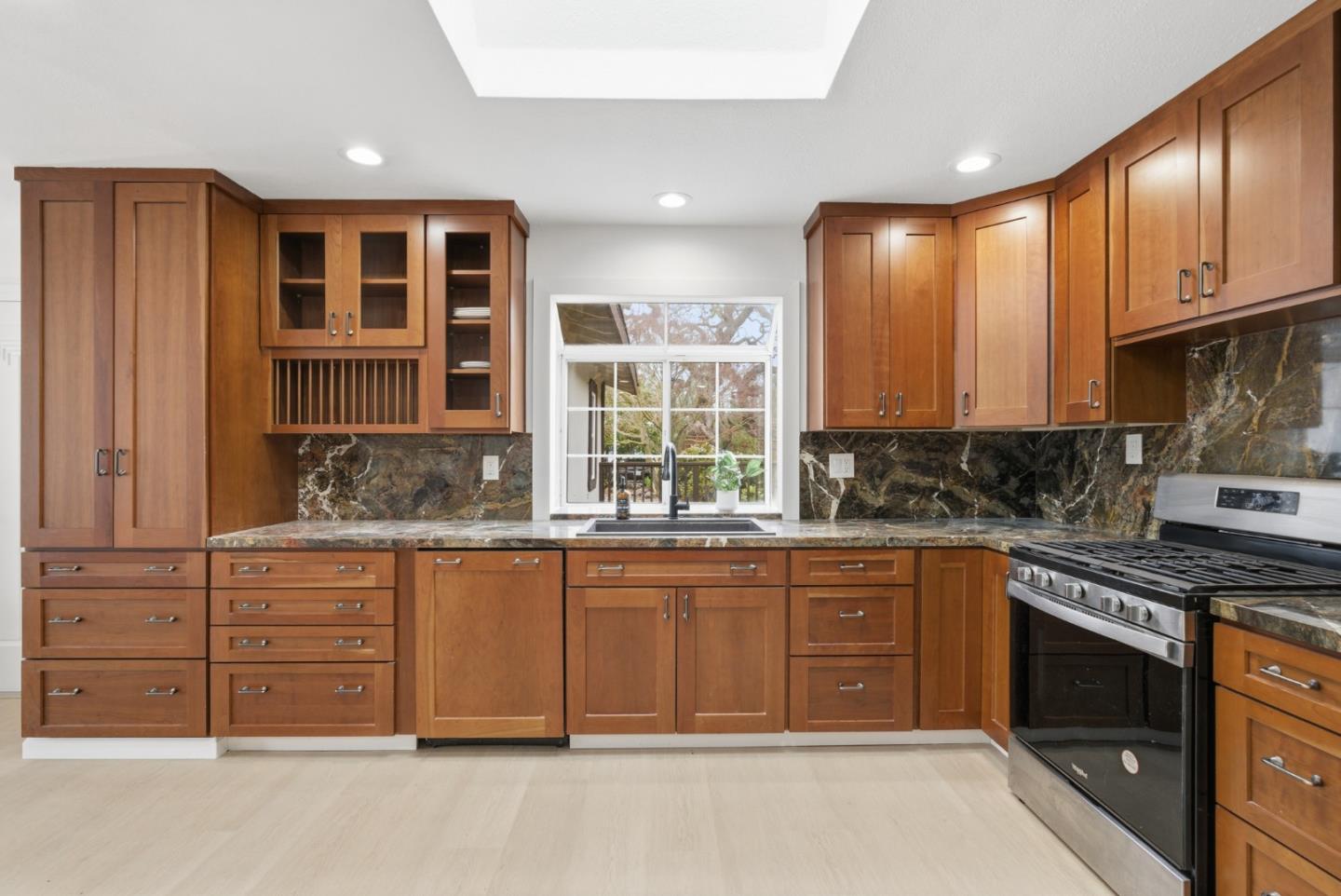 Detail Gallery Image 14 of 49 For 3230 Oak View Ln, Morgan Hill,  CA 95037 - 3 Beds | 2/1 Baths