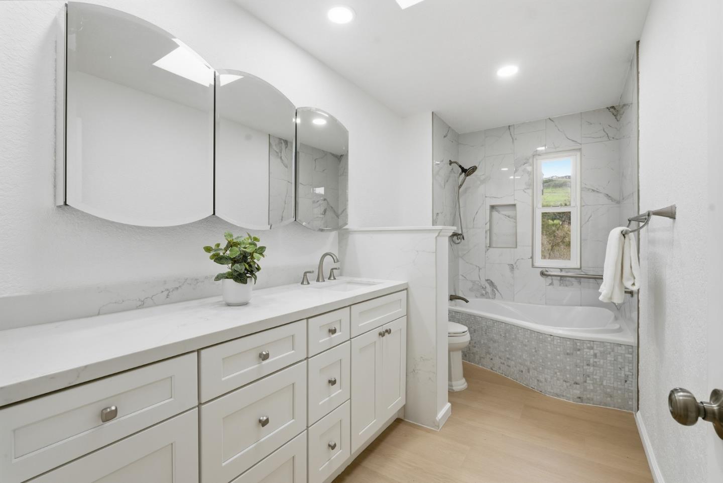 Detail Gallery Image 19 of 49 For 3230 Oak View Ln, Morgan Hill,  CA 95037 - 3 Beds | 2/1 Baths