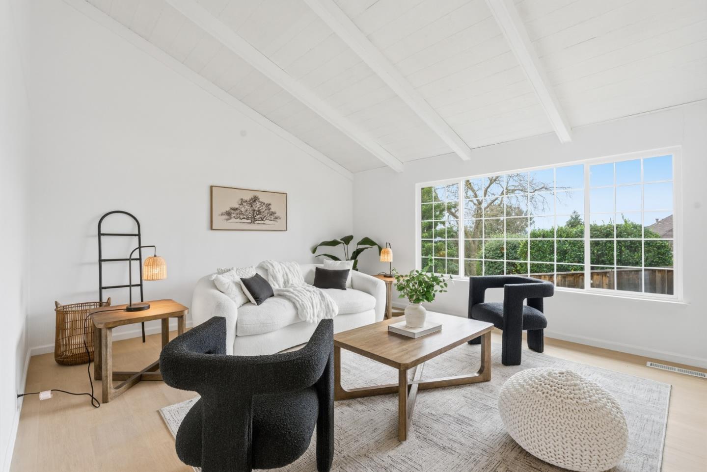 Detail Gallery Image 9 of 49 For 3230 Oak View Ln, Morgan Hill,  CA 95037 - 3 Beds | 2/1 Baths