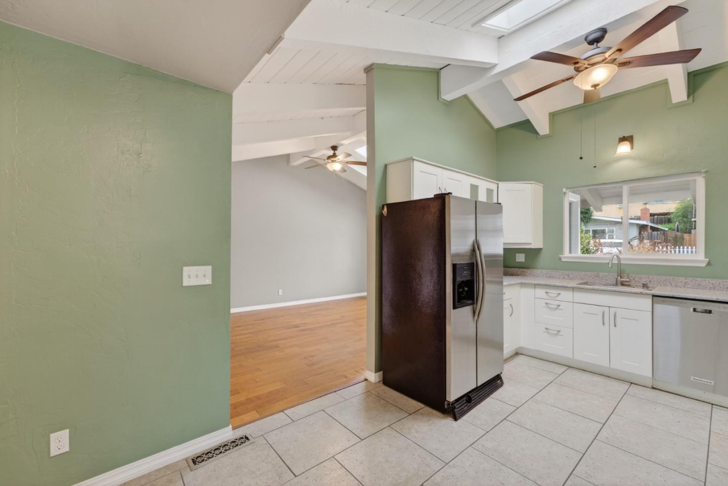 Detail Gallery Image 10 of 31 For 5484 Entrance Dr, Soquel,  CA 95073 - 4 Beds | 2 Baths