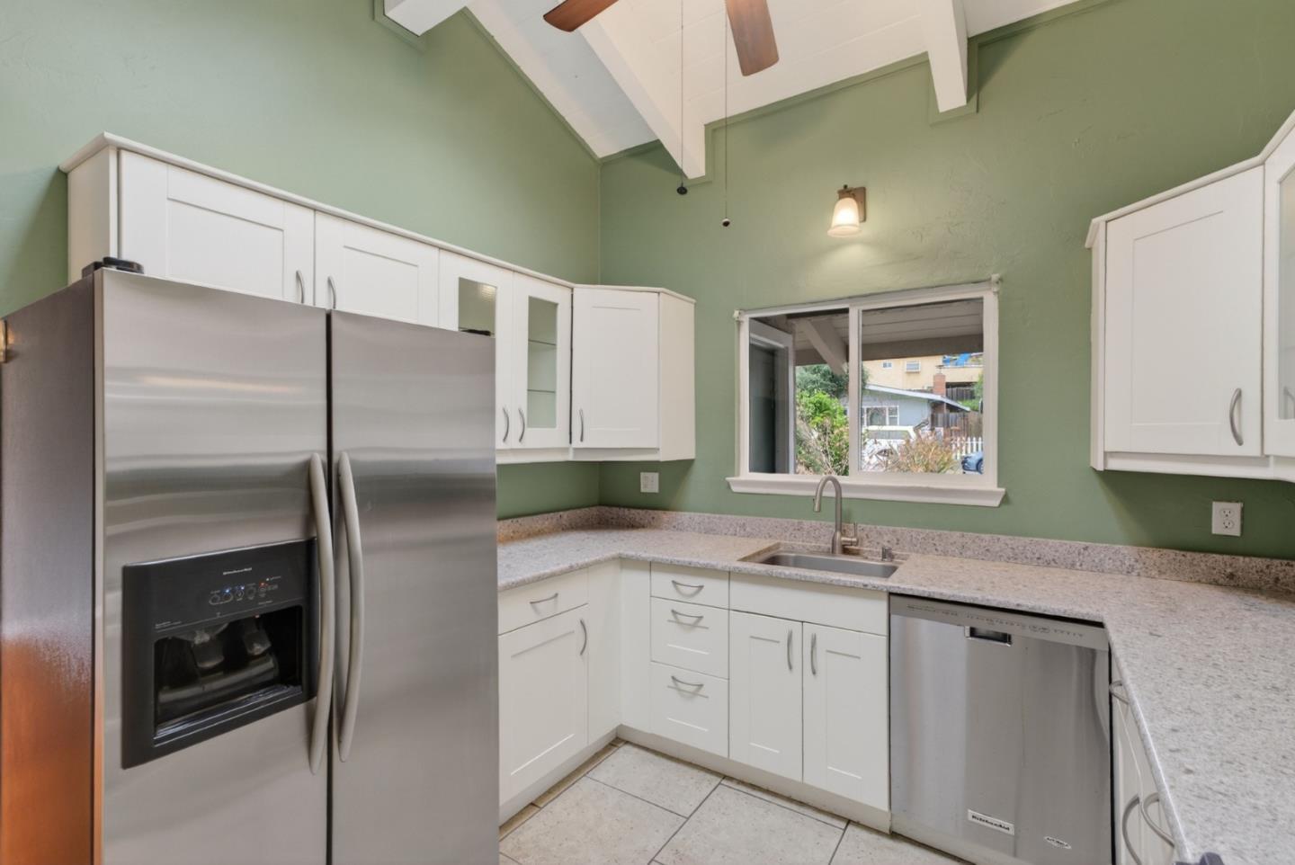 Detail Gallery Image 7 of 31 For 5484 Entrance Dr, Soquel,  CA 95073 - 4 Beds | 2 Baths