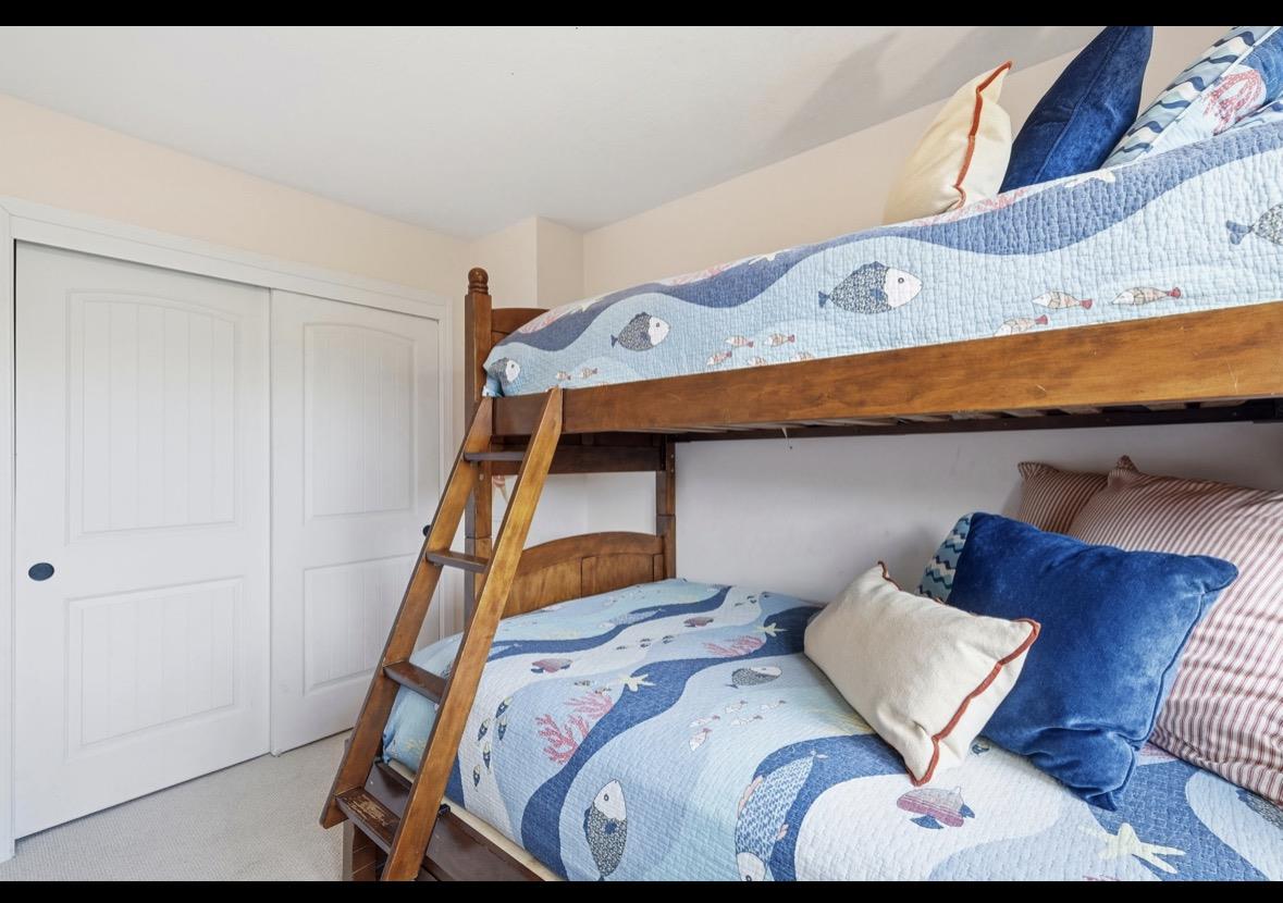 Detail Gallery Image 11 of 28 For 229 Rio Del Mar Blvd, Aptos,  CA 95003 - 4 Beds | 2 Baths