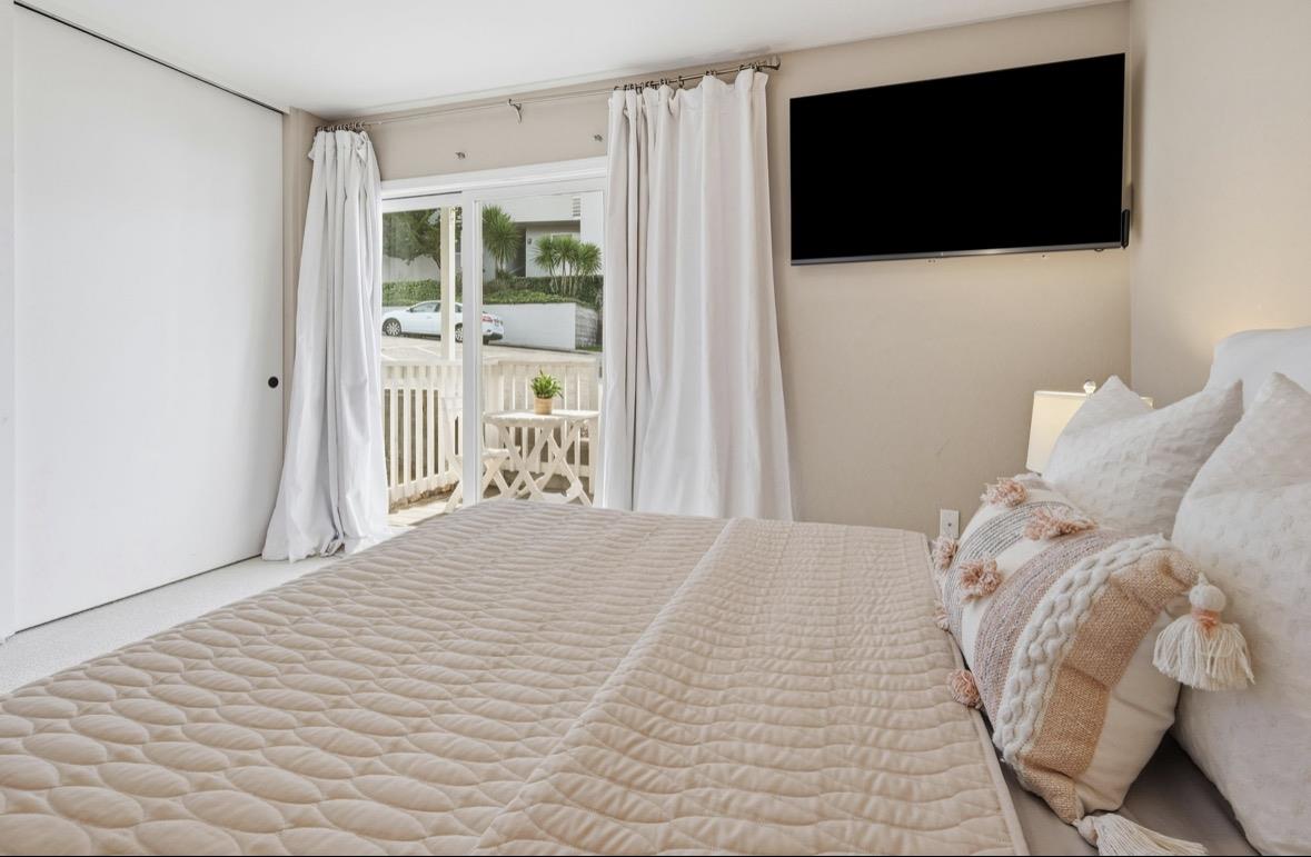 Detail Gallery Image 13 of 28 For 229 Rio Del Mar Blvd, Aptos,  CA 95003 - 4 Beds | 2 Baths