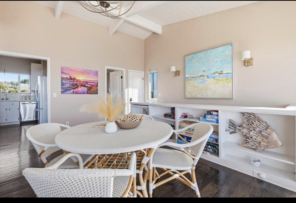 Detail Gallery Image 6 of 28 For 229 Rio Del Mar Blvd, Aptos,  CA 95003 - 4 Beds | 2 Baths