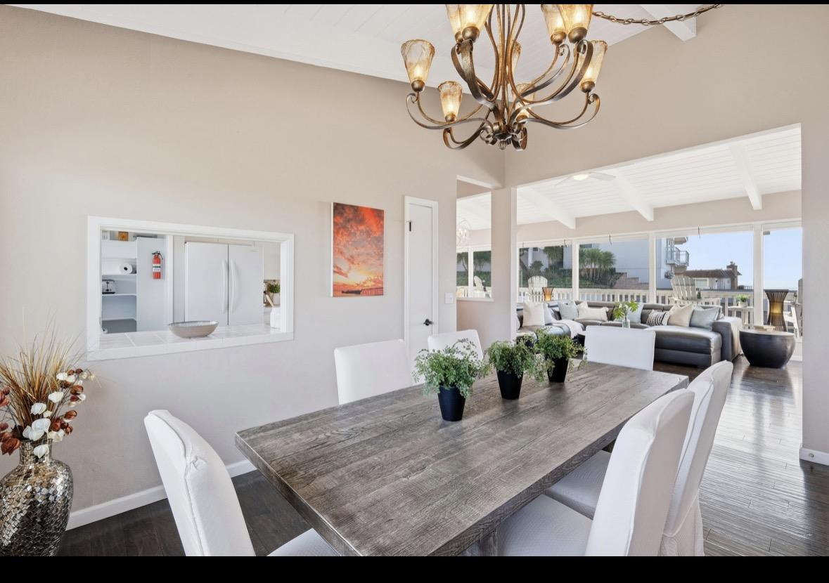 Detail Gallery Image 8 of 28 For 229 Rio Del Mar Blvd, Aptos,  CA 95003 - 4 Beds | 2 Baths