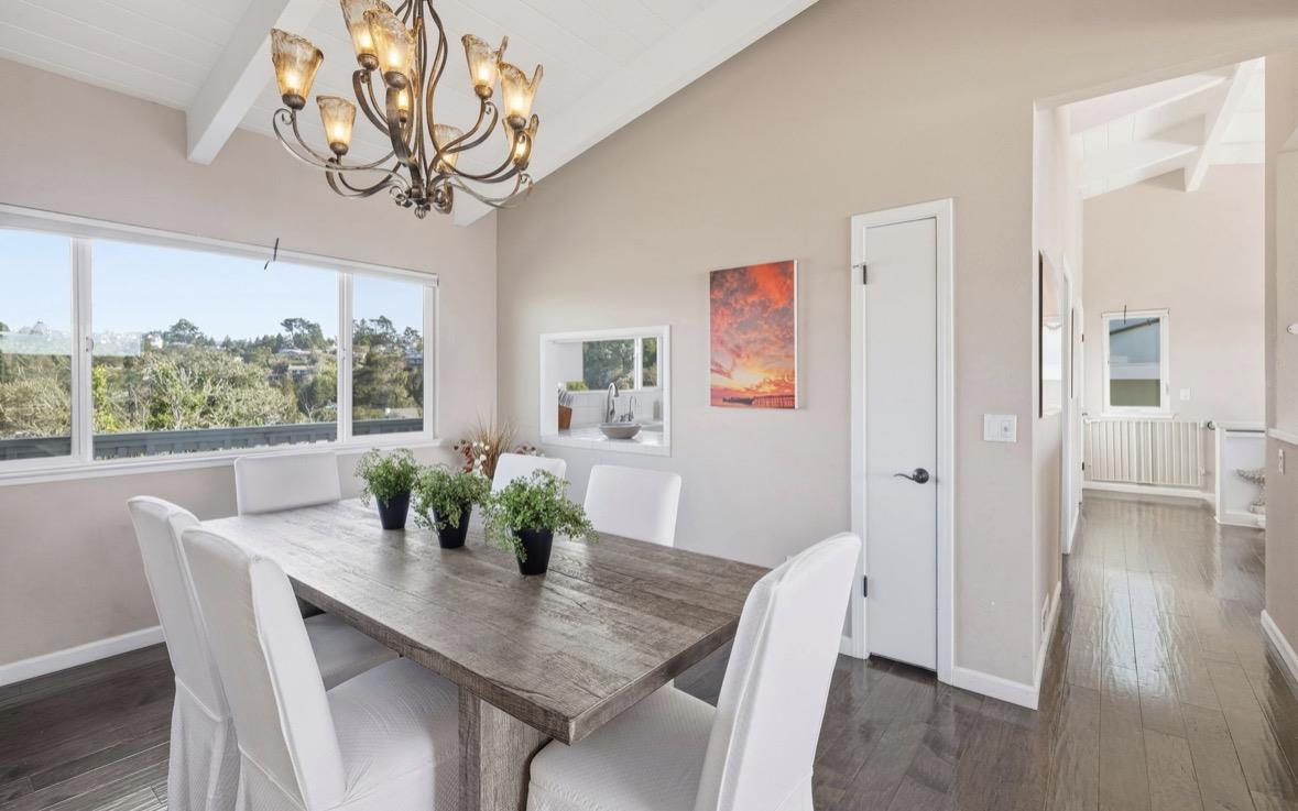 Detail Gallery Image 9 of 28 For 229 Rio Del Mar Blvd, Aptos,  CA 95003 - 4 Beds | 2 Baths
