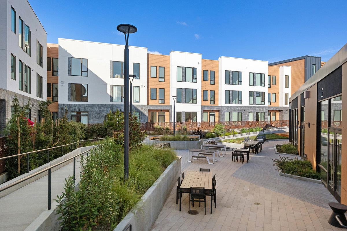 Detail Gallery Image 36 of 54 For 52 Kirkwood Ave #426,  San Francisco,  CA 94124 - 2 Beds | 2 Baths