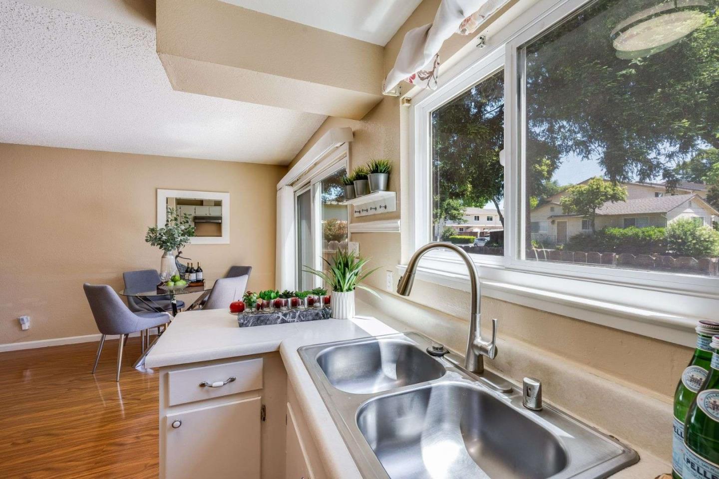 Detail Gallery Image 11 of 30 For 3696 Woodbine Way, Pleasanton,  CA 94588 - 2 Beds | 1/1 Baths