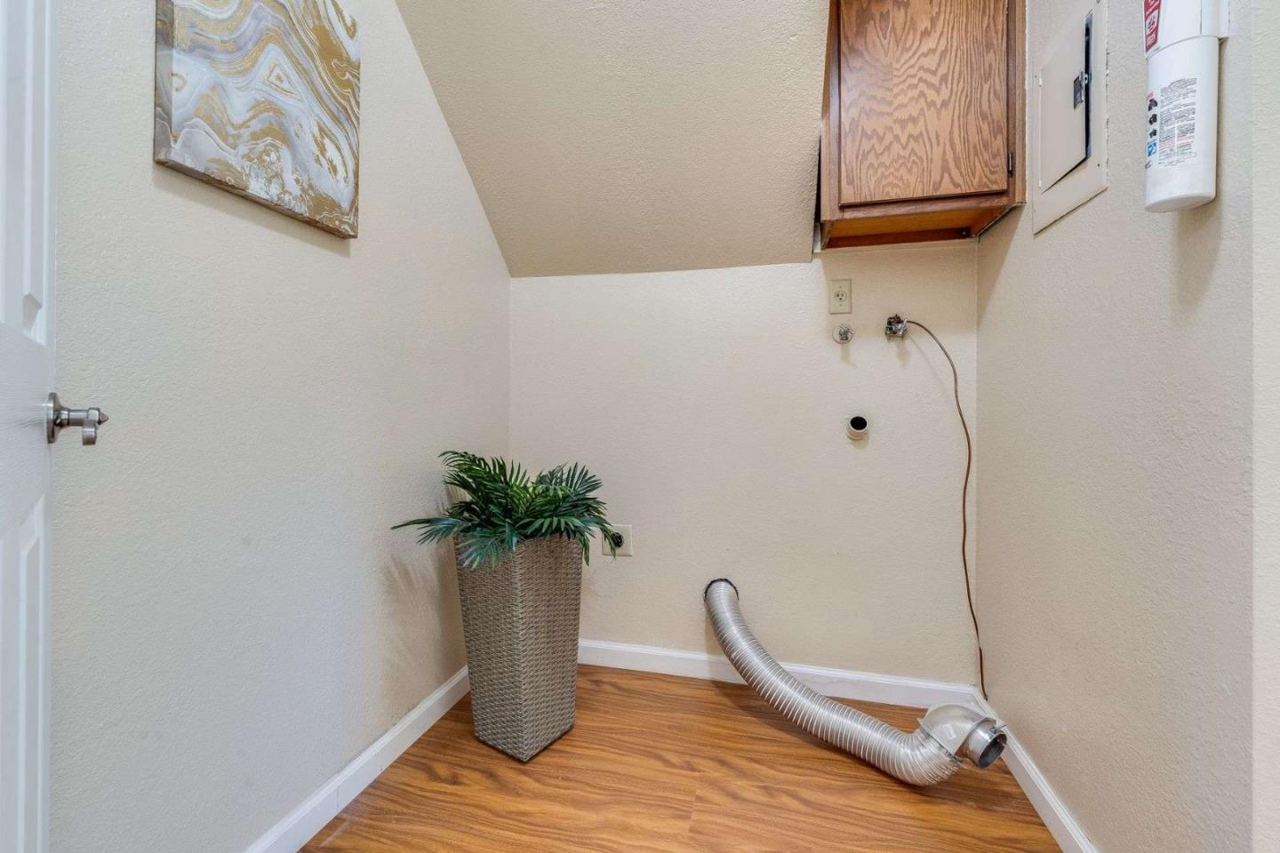 Detail Gallery Image 12 of 30 For 3696 Woodbine Way, Pleasanton,  CA 94588 - 2 Beds | 1/1 Baths