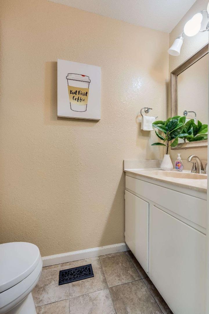 Detail Gallery Image 13 of 30 For 3696 Woodbine Way, Pleasanton,  CA 94588 - 2 Beds | 1/1 Baths