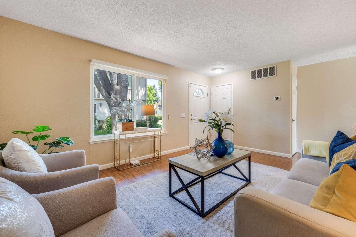 Detail Gallery Image 5 of 30 For 3696 Woodbine Way, Pleasanton,  CA 94588 - 2 Beds | 1/1 Baths