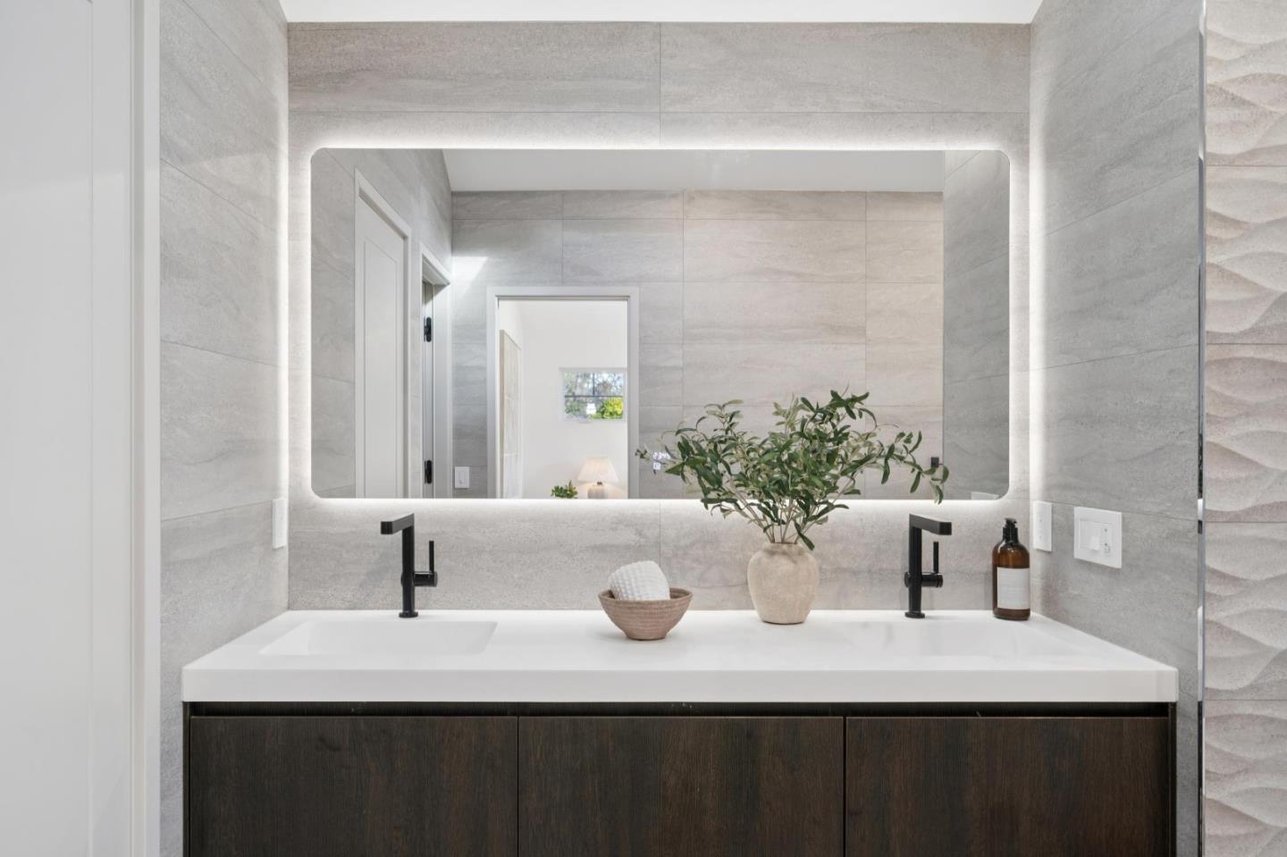 Detail Gallery Image 36 of 51 For 985 Lincoln Ave, Palo Alto,  CA 94301 - 5 Beds | 4/1 Baths