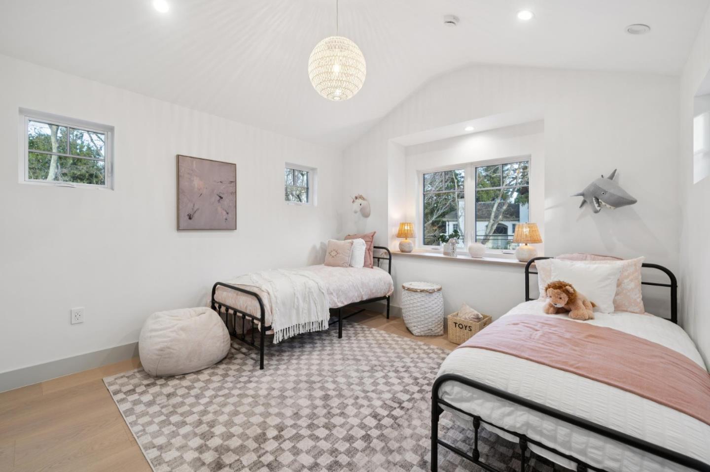 Detail Gallery Image 39 of 51 For 985 Lincoln Ave, Palo Alto,  CA 94301 - 5 Beds | 4/1 Baths