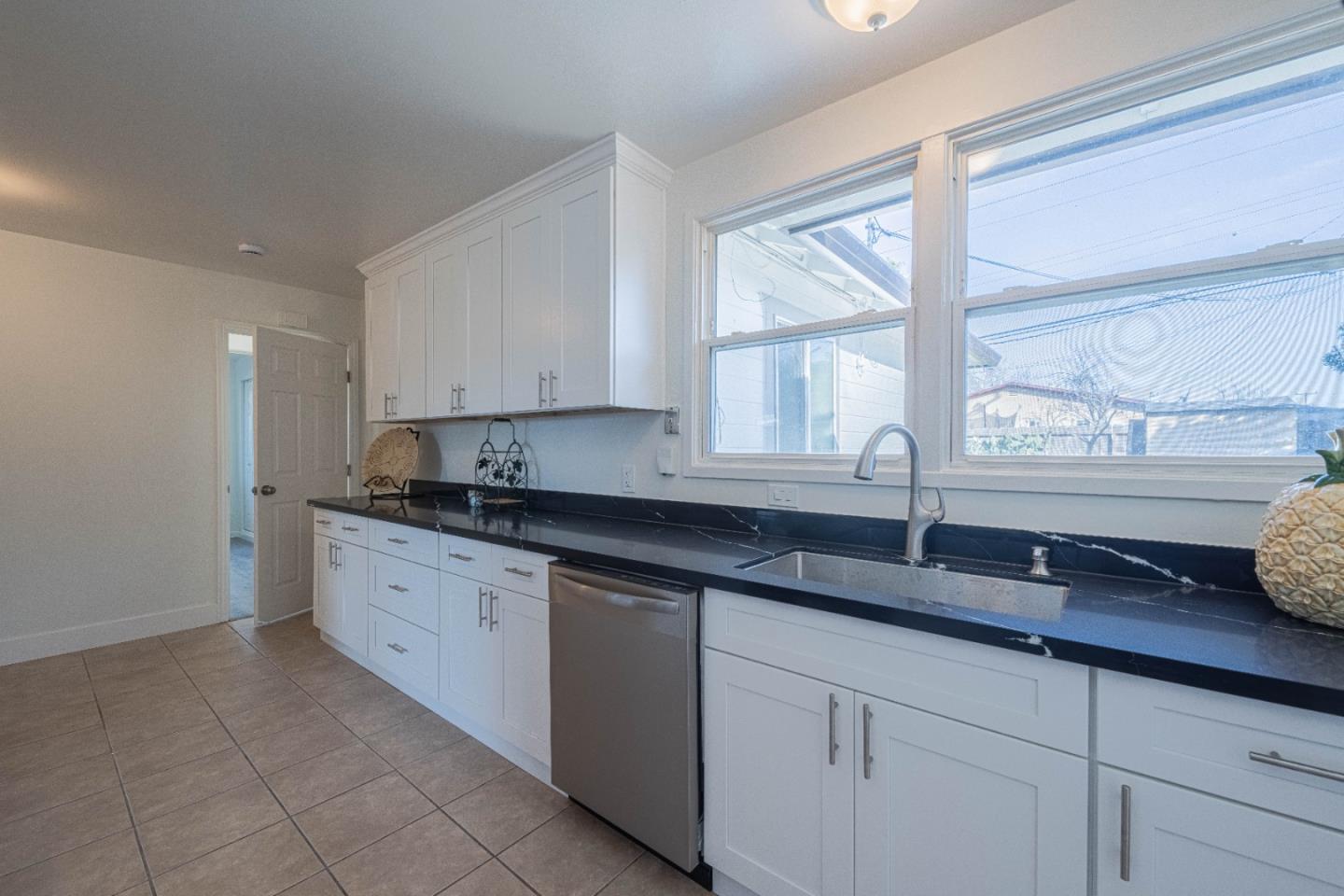 Detail Gallery Image 13 of 35 For 323 Chaparral St, Salinas,  CA 93906 - 3 Beds | 1 Baths