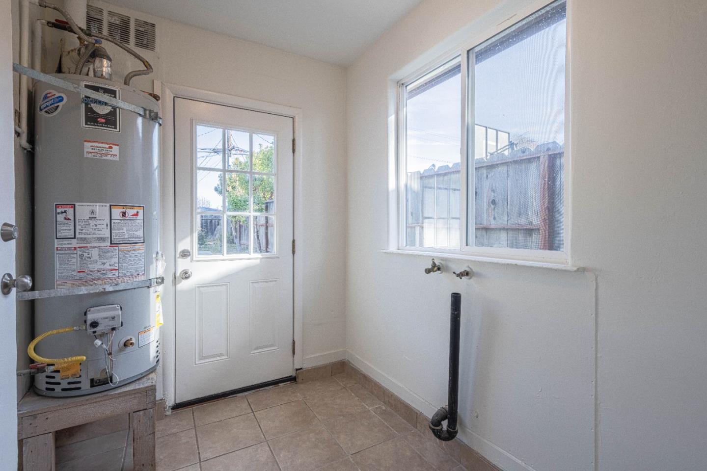 Detail Gallery Image 26 of 35 For 323 Chaparral St, Salinas,  CA 93906 - 3 Beds | 1 Baths