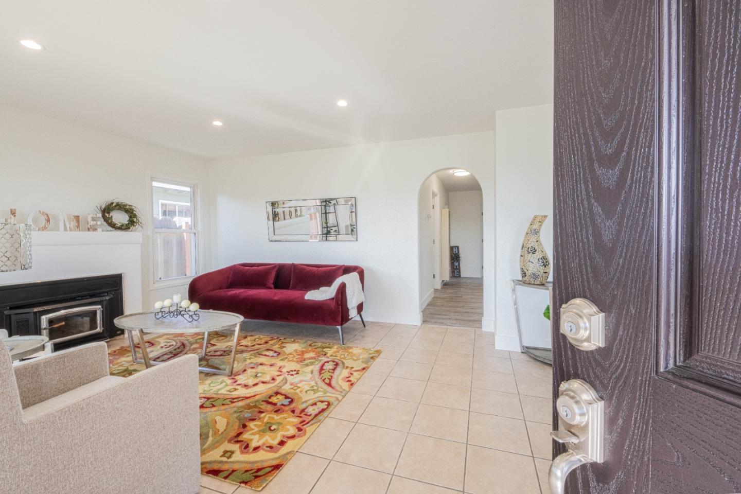 Detail Gallery Image 6 of 35 For 323 Chaparral St, Salinas,  CA 93906 - 3 Beds | 1 Baths