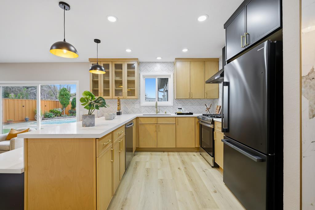 Detail Gallery Image 14 of 53 For 963 Chynoweth Ave, San Jose,  CA 95136 - 4 Beds | 2 Baths