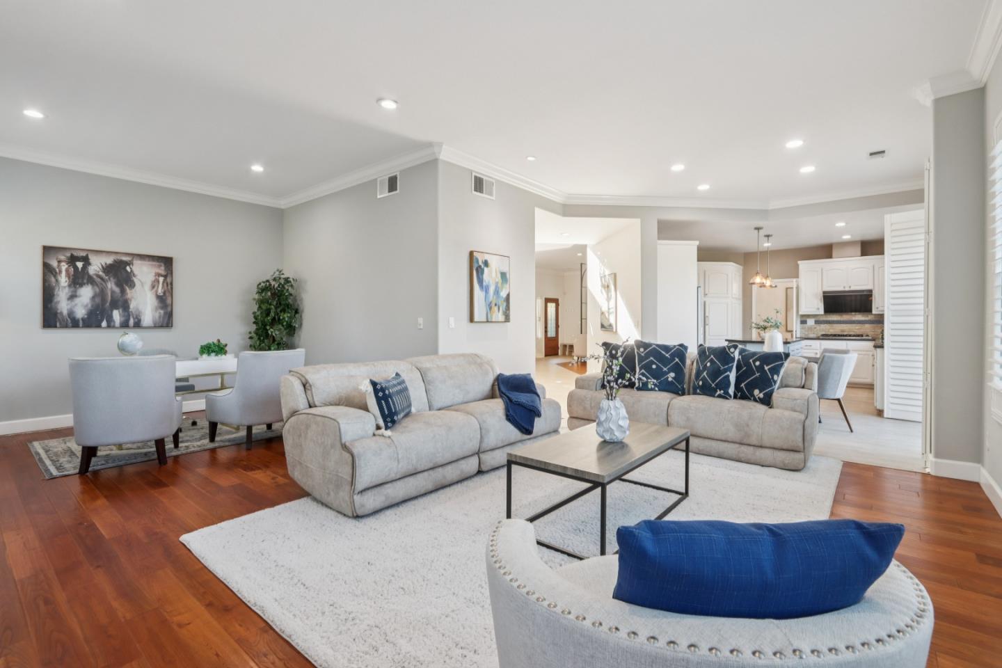 Detail Gallery Image 12 of 65 For 5707 Capilano Dr, San Jose,  CA 95138 - 5 Beds | 4/1 Baths