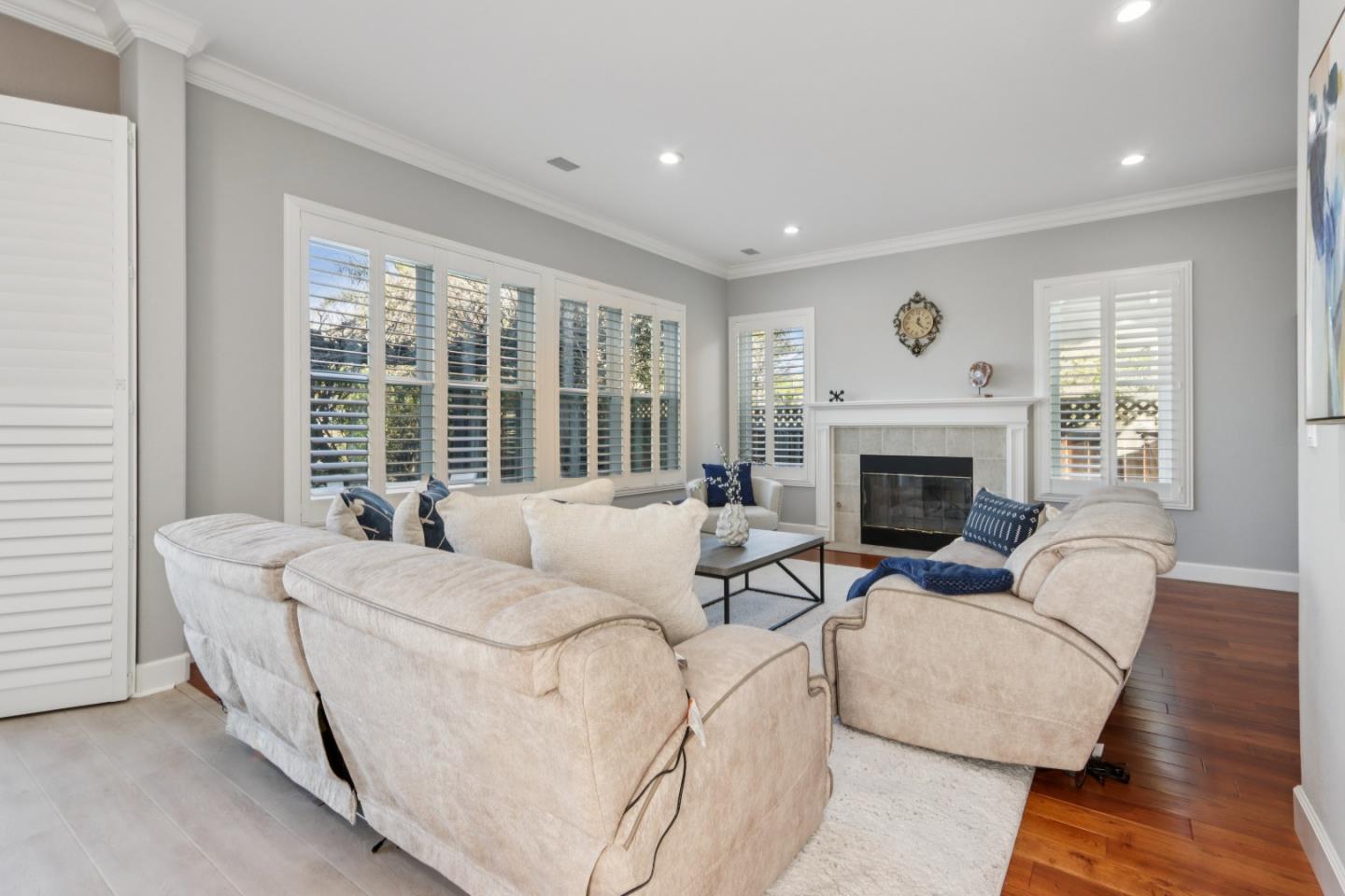 Detail Gallery Image 14 of 65 For 5707 Capilano Dr, San Jose,  CA 95138 - 5 Beds | 4/1 Baths