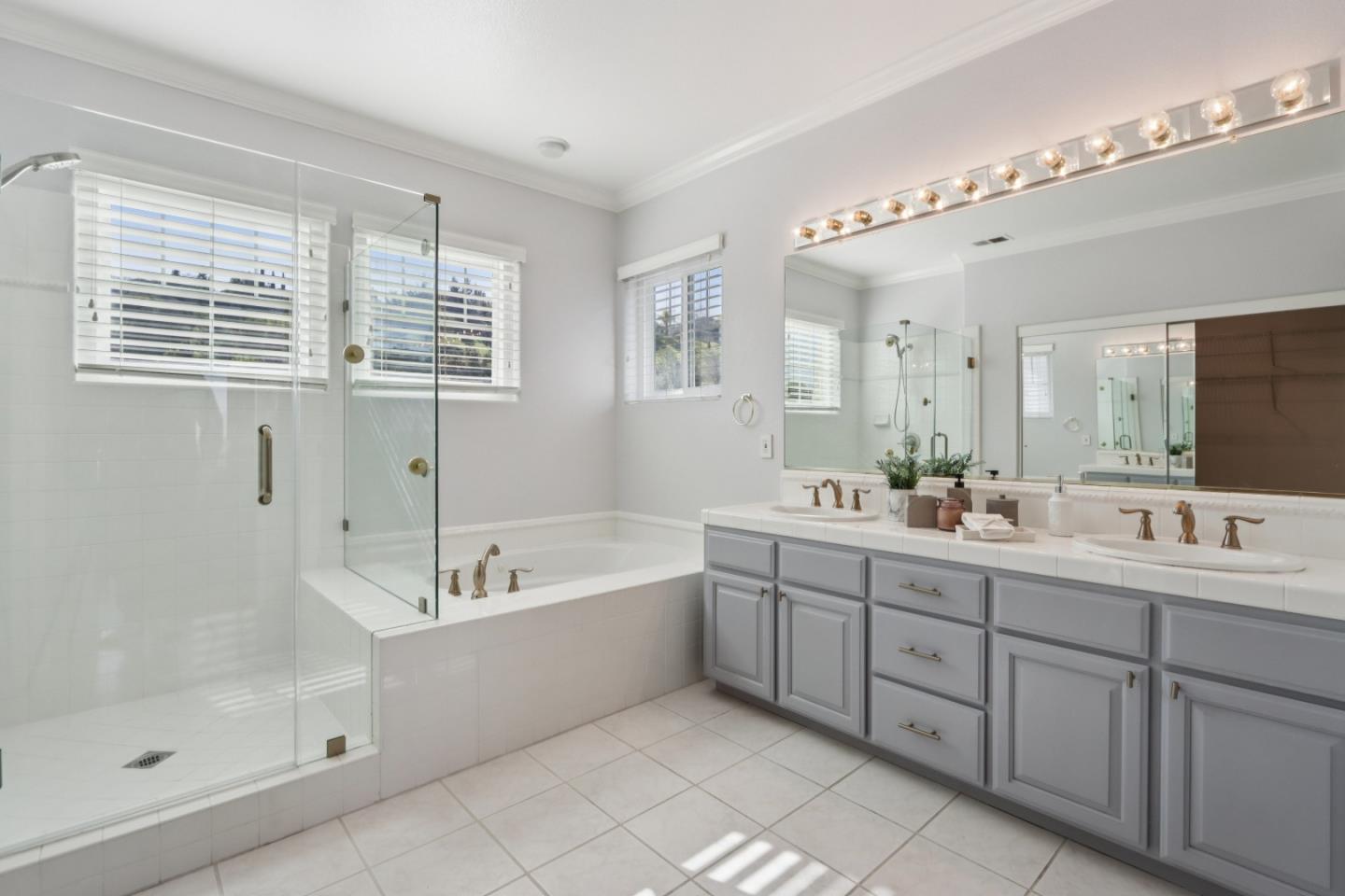 Detail Gallery Image 45 of 65 For 5707 Capilano Dr, San Jose,  CA 95138 - 5 Beds | 4/1 Baths