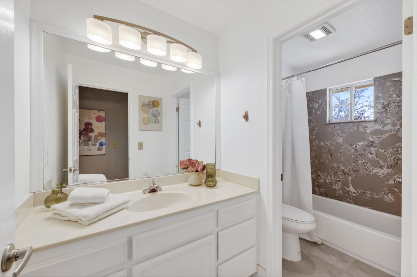 Detail Gallery Image 19 of 32 For 24988 Plum Tree St, Hayward,  CA 94544 - 3 Beds | 2/1 Baths