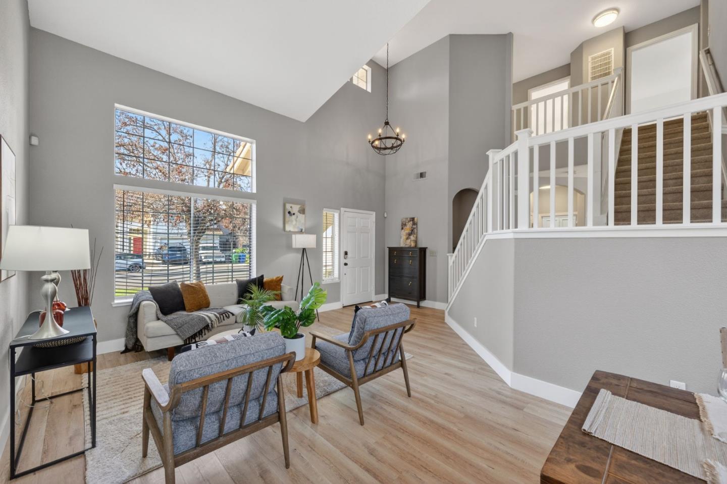 Detail Gallery Image 3 of 32 For 24988 Plum Tree St, Hayward,  CA 94544 - 3 Beds | 2/1 Baths