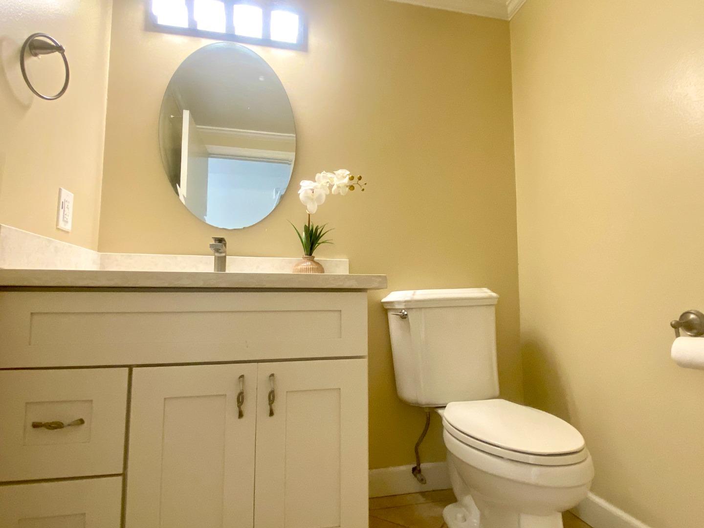 Detail Gallery Image 14 of 31 For 852 Arcturus Cir, Foster City,  CA 94404 - 5 Beds | 2/1 Baths