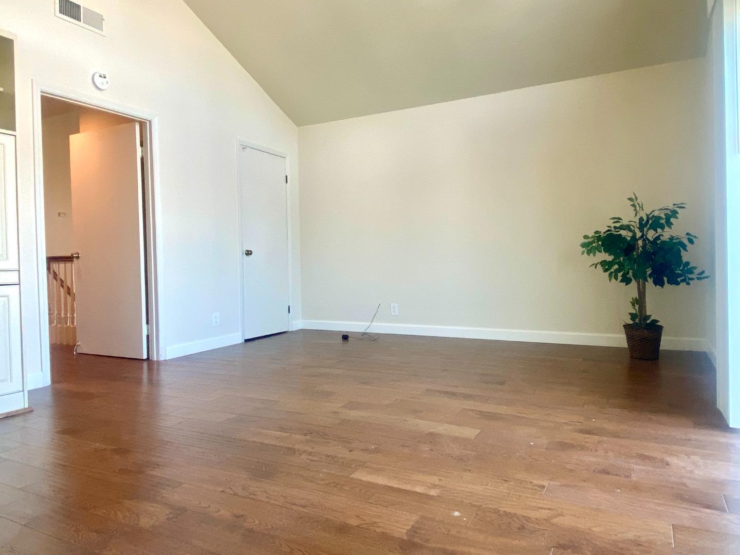 Detail Gallery Image 17 of 31 For 852 Arcturus Cir, Foster City,  CA 94404 - 5 Beds | 2/1 Baths