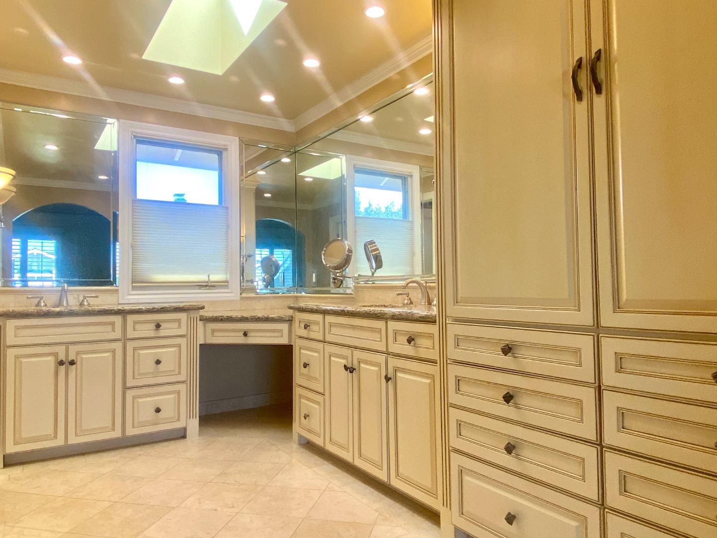 Detail Gallery Image 24 of 31 For 852 Arcturus Cir, Foster City,  CA 94404 - 5 Beds | 2/1 Baths